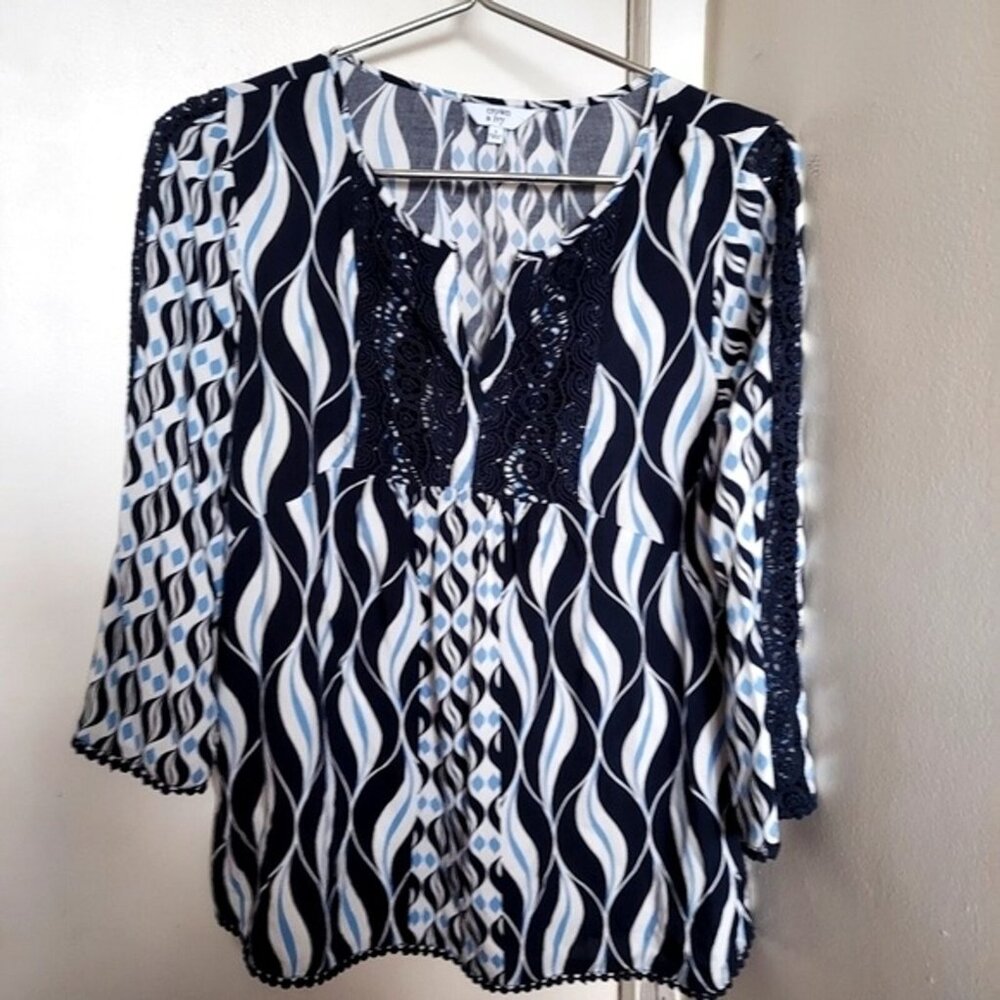 Crown‎ & Ivy blue print blouse small